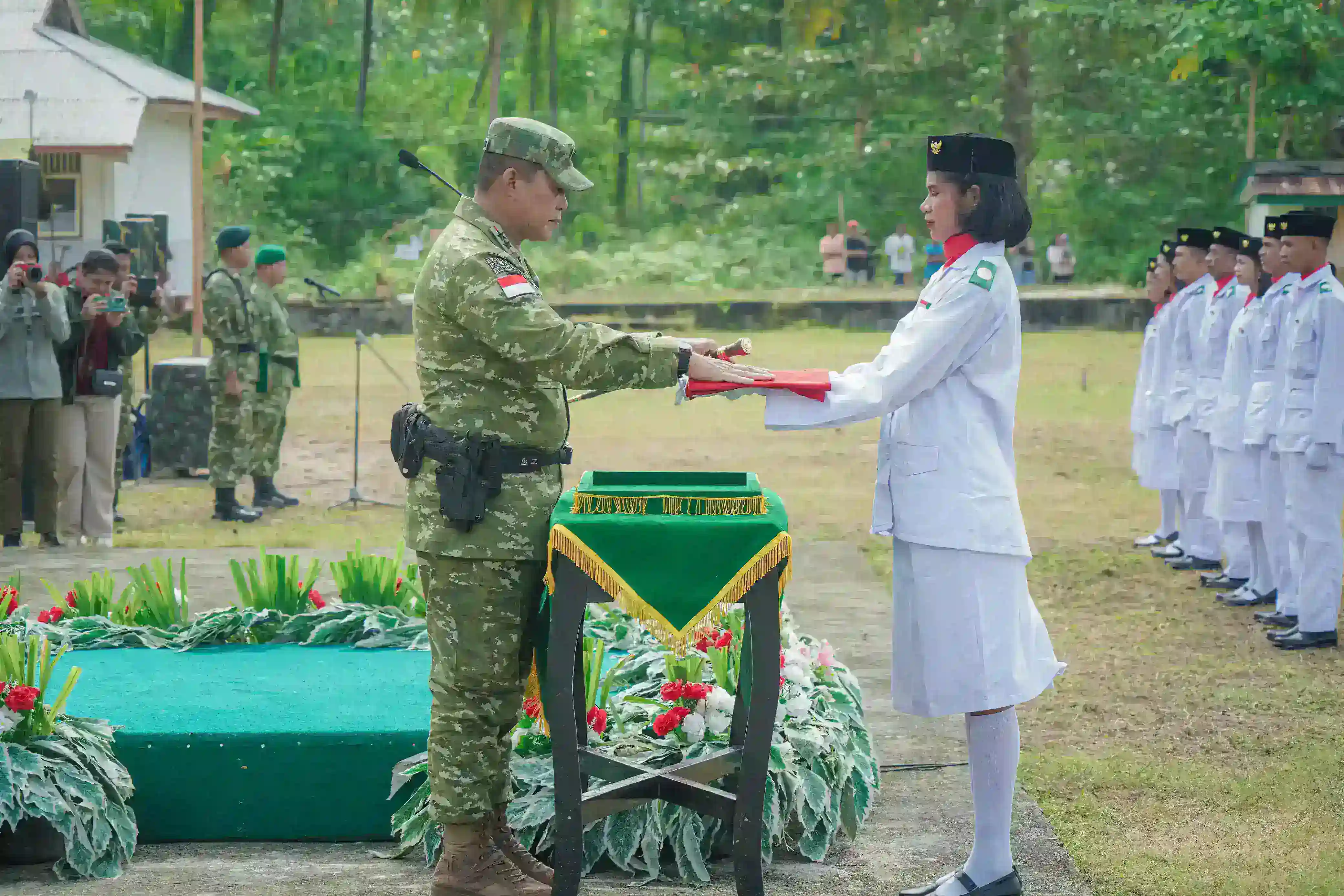 Pangdam XV/Pattimura Pimpin Upacara HUT ke-81 Kemerdekaan RI di Negeri Aboru