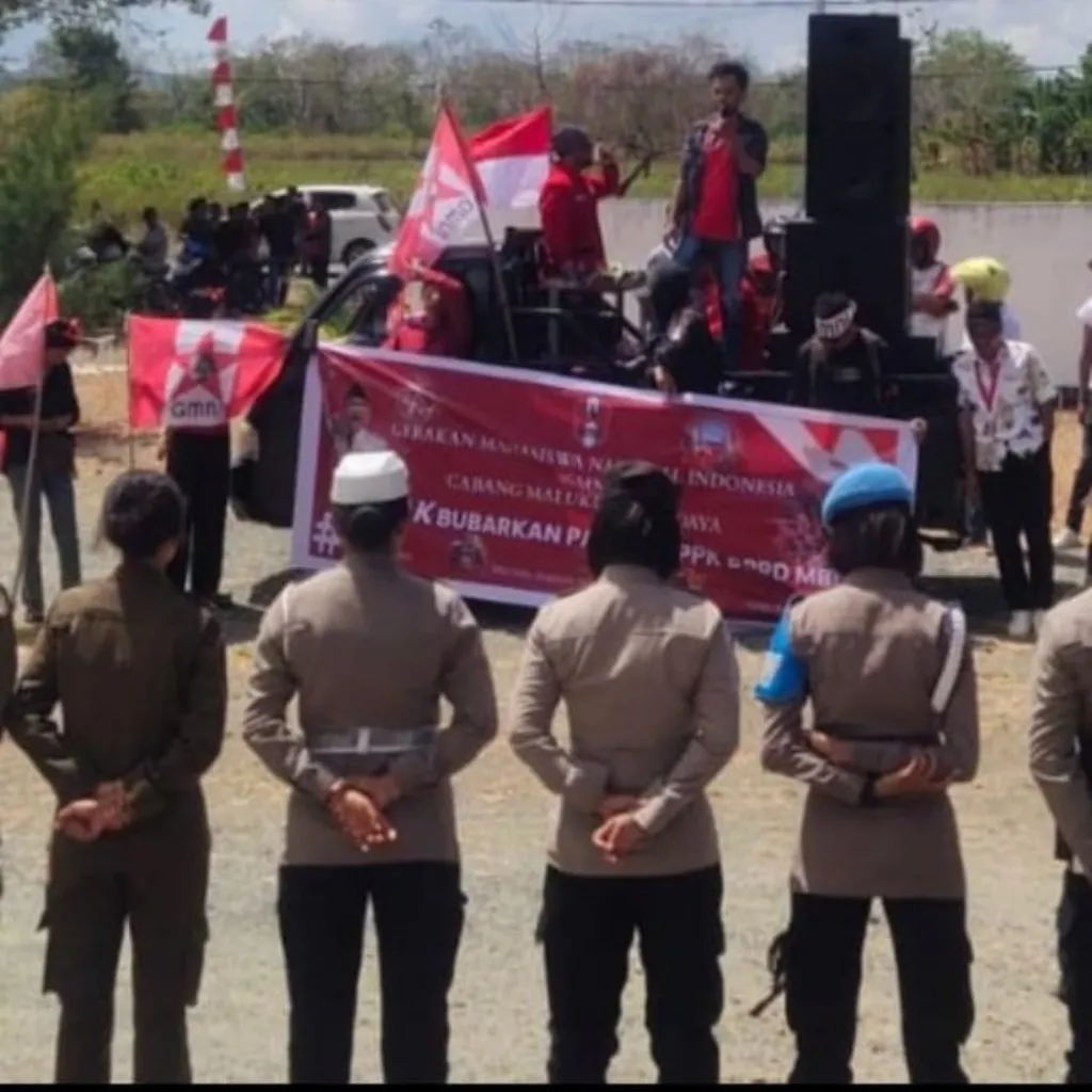 GMNI dan P3K MBD Geruduk DPRD, Tuntut Pansus Dibubarkan: “Kalian Hidup dari Uang Rakyat, Tapi Kerja Amburadul!”