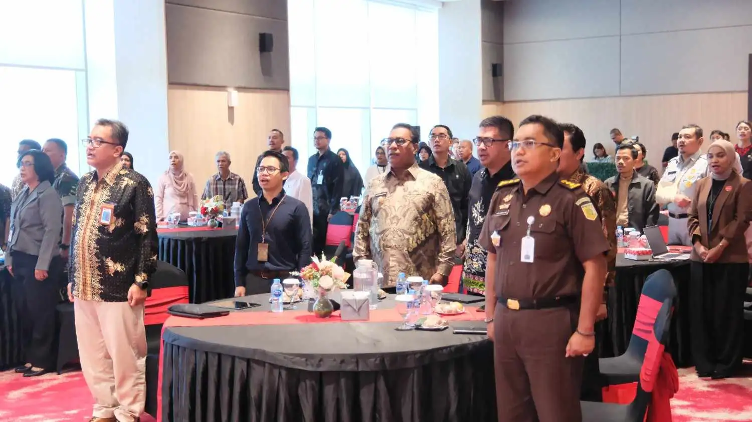 RAPAT KOORDINASI DAERAH DAN RAPAT PLENO TIM PERCEPATAN AKSES KEUANGAN DAERAH (TPAKD) SE-PROVINSI MALUKU