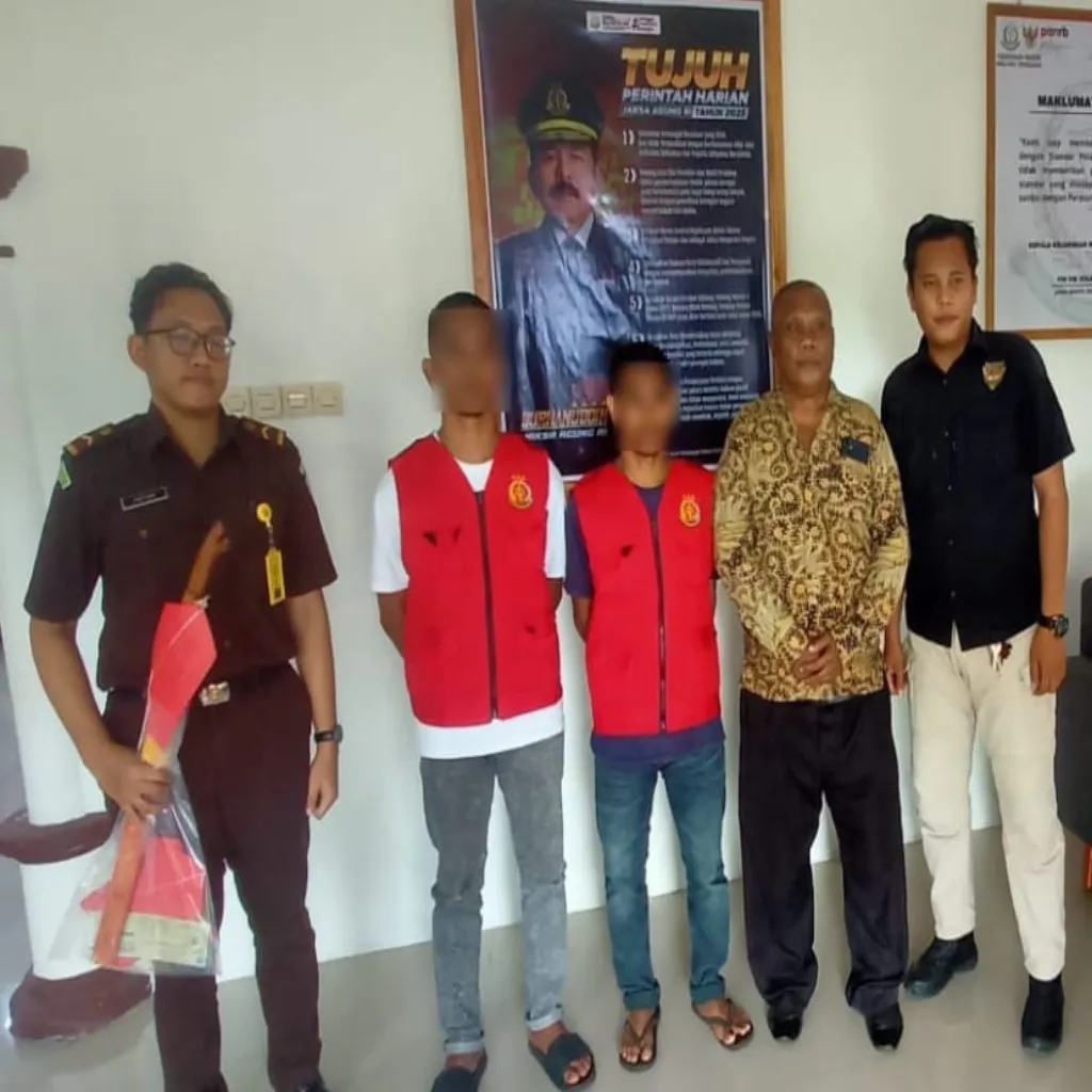 Bacok di Ohoibun Berujung Meja Hijau, Polres Maluku Tenggara Serahkan Dua Tersangka ke Kejaksaan