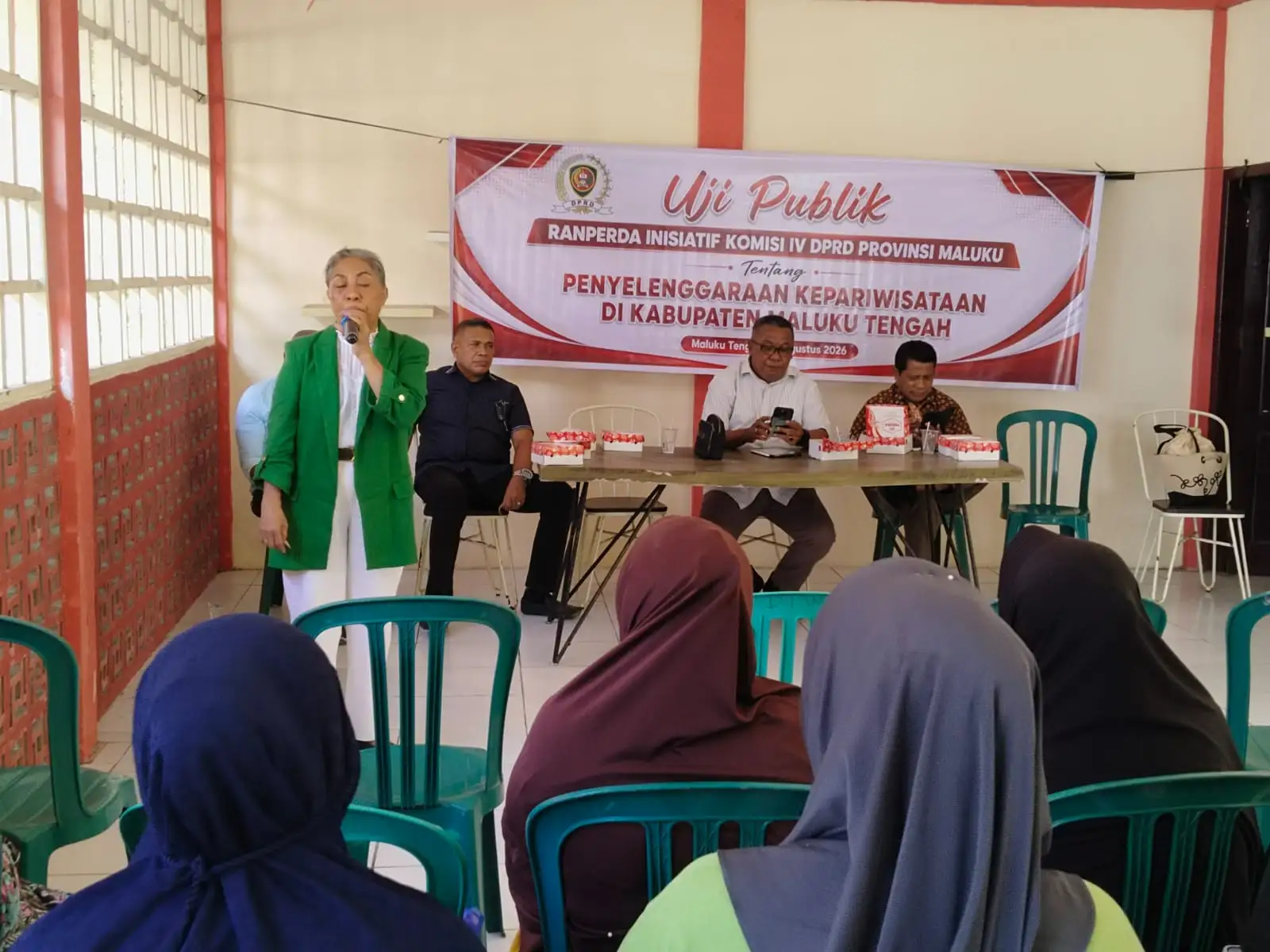 Komisi IV DPRD Maluku Gelar Uji Publik Ranperda Kepariwisataan di Pantai Liang, Janji Buka Akses Modal dan Proteksi Pelaku Usaha