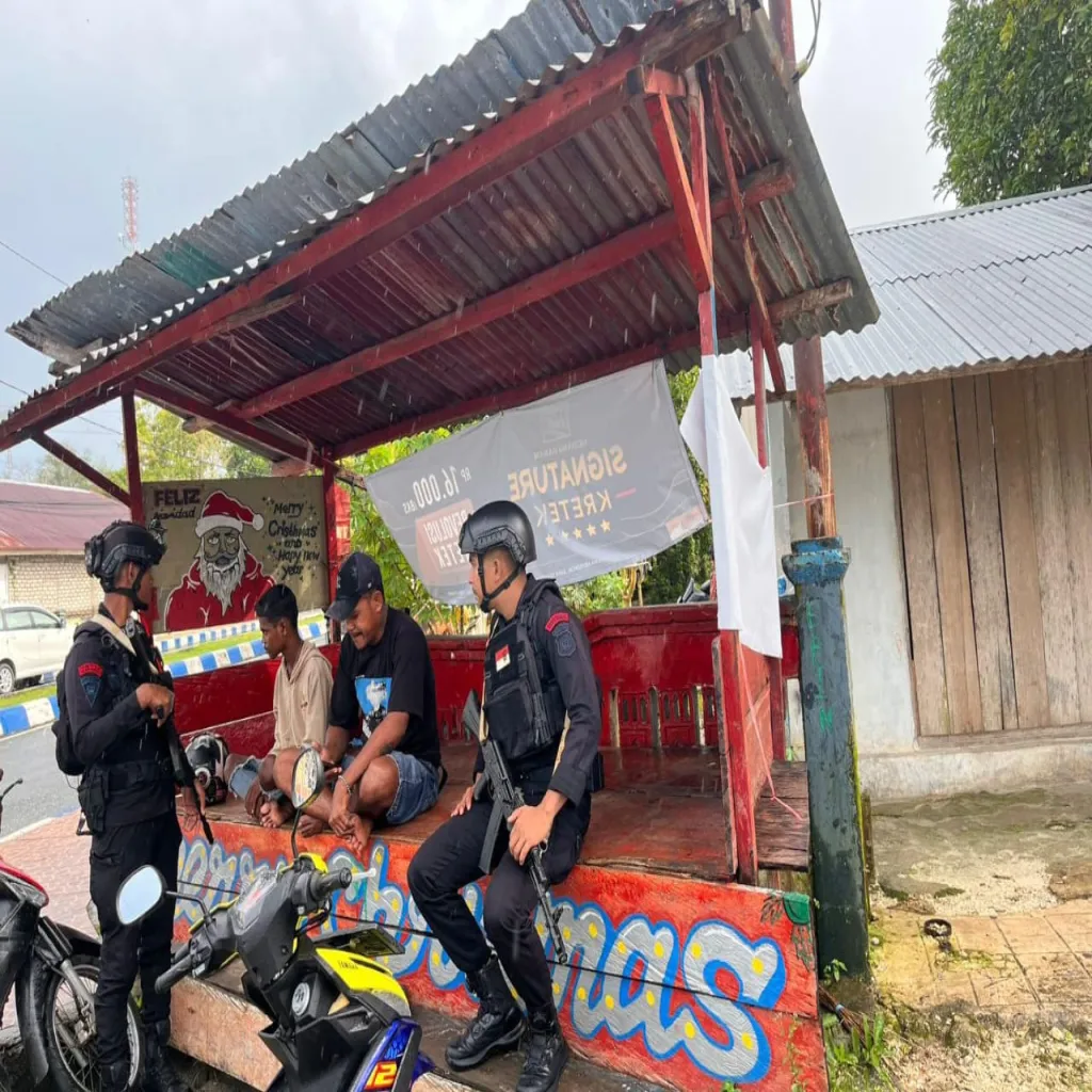 Brimob Sasar Titik Rawan di Kota Tual, Patroli Hingga Pangkalan Ojek