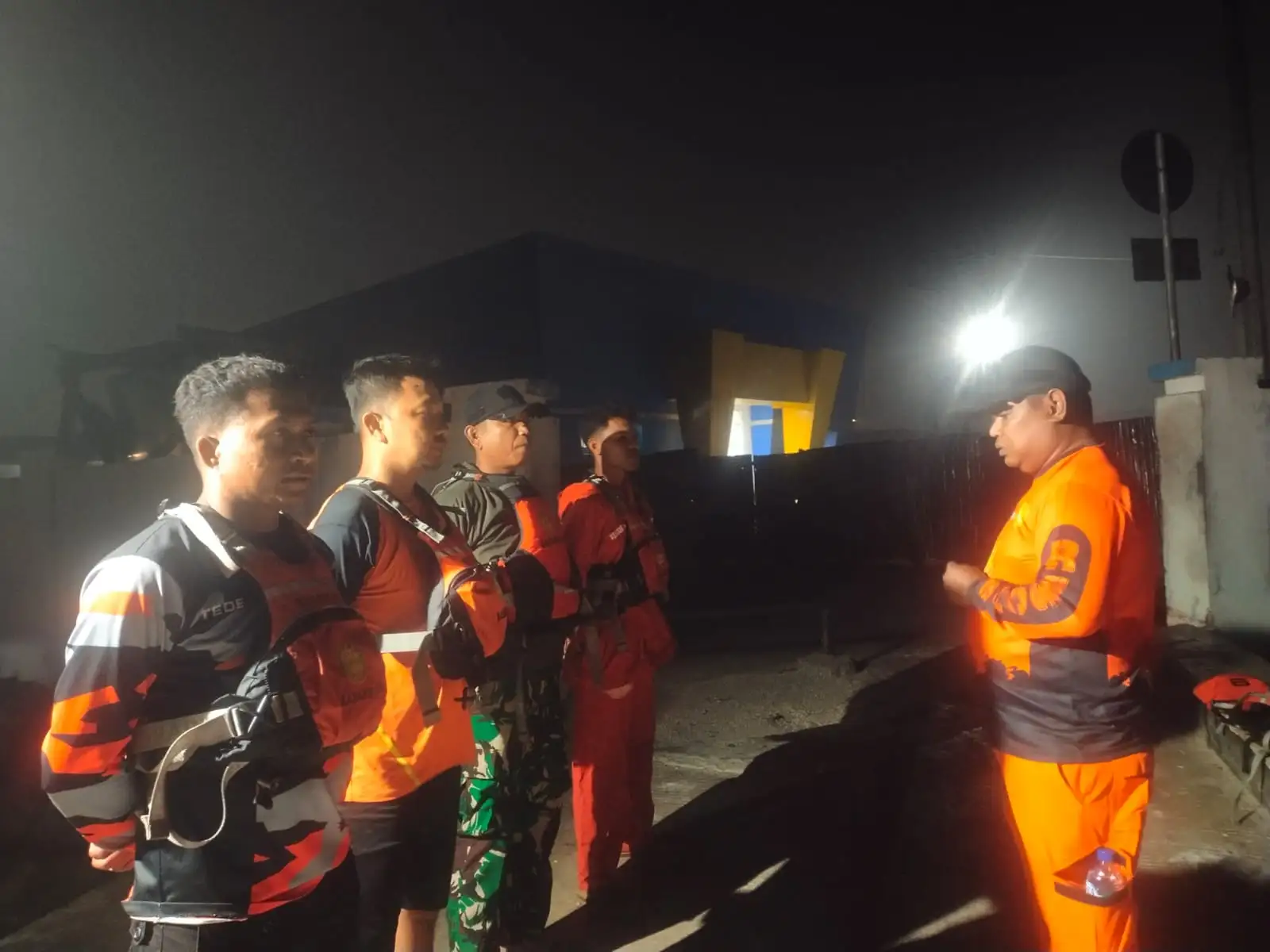 Hilang kontak akibat kabut tebal, longboat berpenumpang empat orang berhasil ditemukan