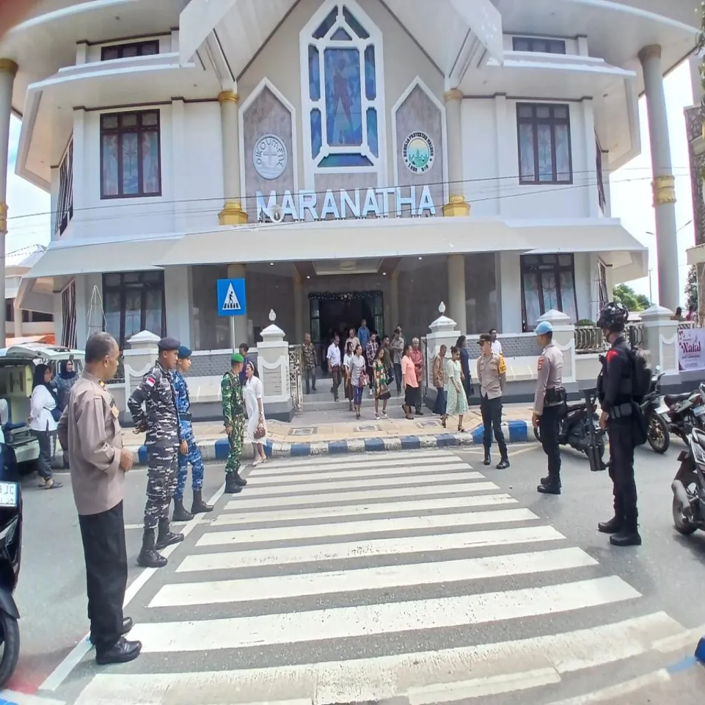 Perayaan Natal 2025 Berjalan Aman dan Damai, Polres Tual dan Jajaran Masih Gelar Pengamanan.