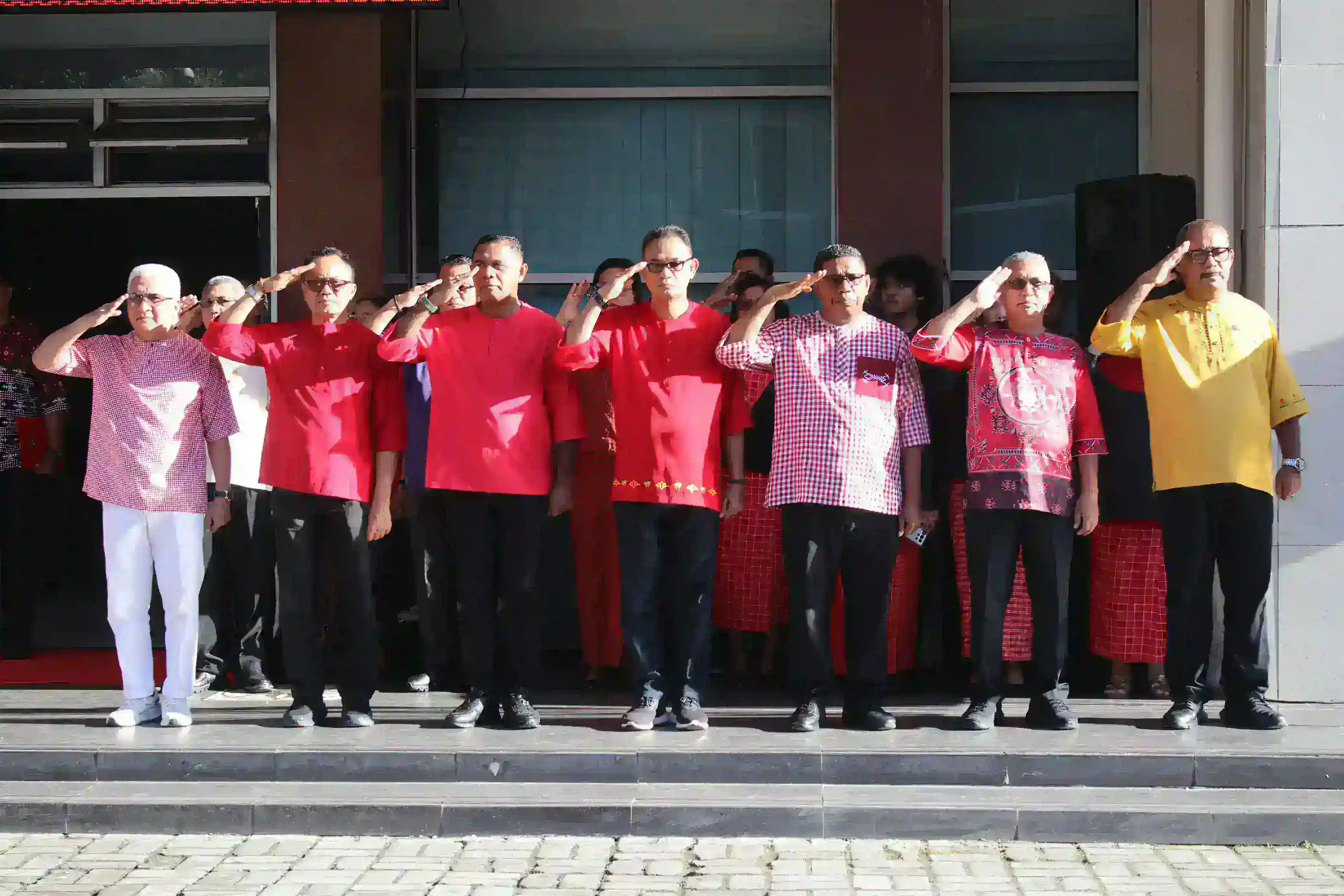 Peringati HARGANAS, Gubernur Maluku Kukuhkan Gerakan Ayah Teladan