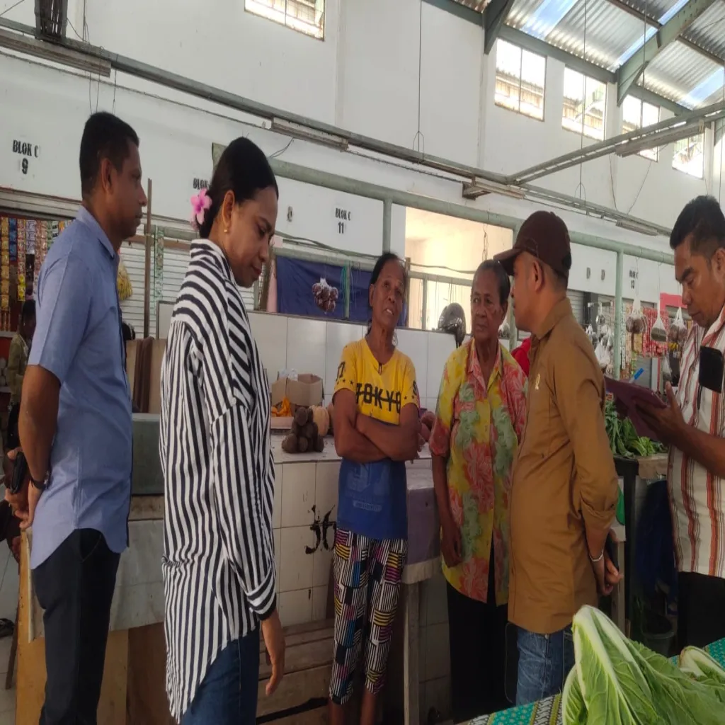 Komisi II DPRD MBD Blusukan ke Pasar Tiakur, Pedagang Keluhkan Sepinya Pembeli dan Biaya Sewa Tinggi