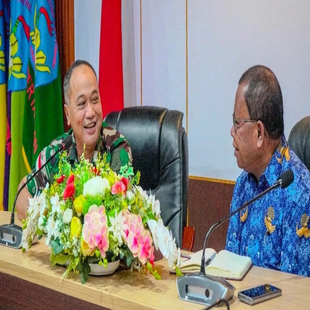 Bangun Sinergitas, Komandan Kodaeral IX Courtessy Call ke Rektor Universitas Pattimura