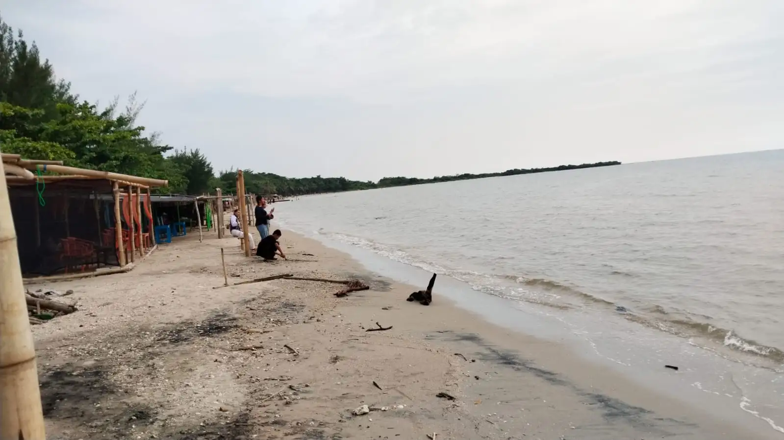 Keindahan Pantai Mororejo Menjadi Tempat Favorit Kaum Milenial