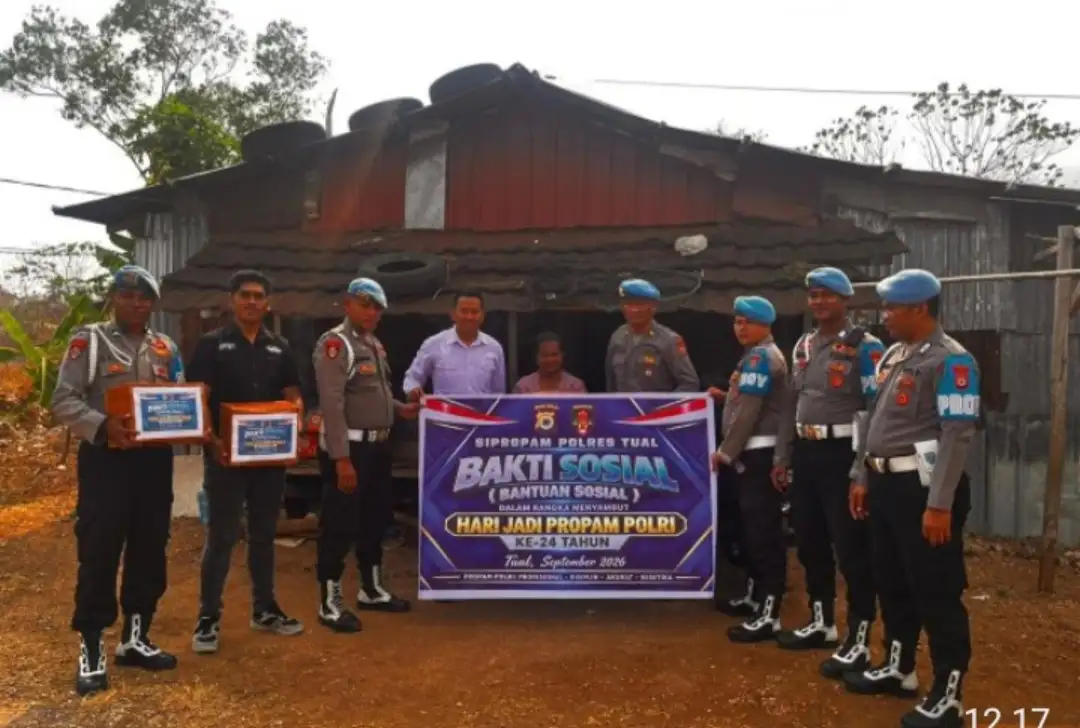 SIPROPAM POLRES TUAL SAMBUT HUT KE-24 PROPAM POLRI DENGAN BAKTI SOSIAL, LIMA PAKET SEMBAKO DISALURKAN UNTUK WARGA