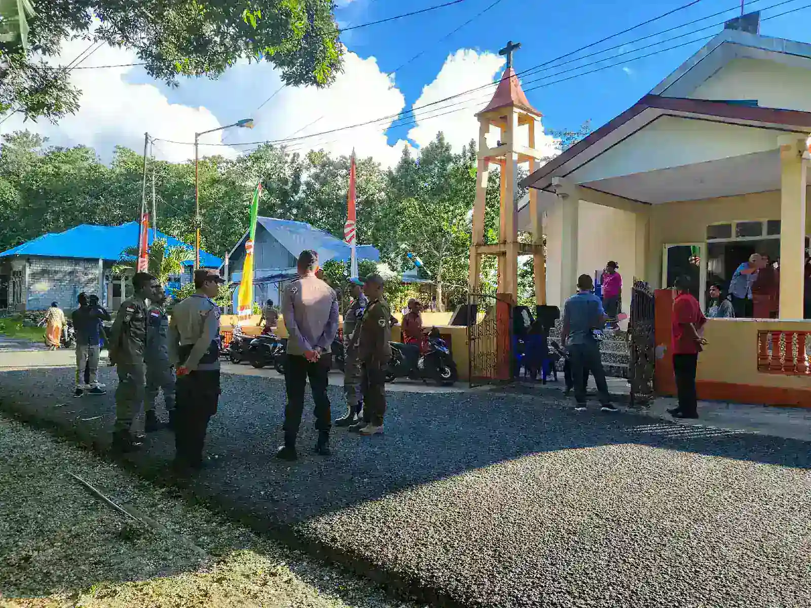 92 Personel Polres Tual Amankan Ibadah Jumat Agung di Sejumlah Gereja