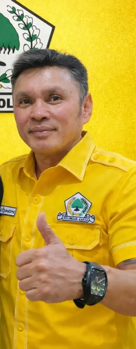 Jenazah Agrapinus Rumatora Dibawa ke Gereja Ohoijang untuk Misa Pelepasan.Jenazah