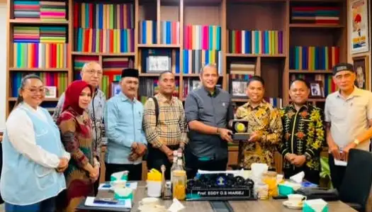 Jembatan Hukum Negara & Kearifan Lokal: Komisi I DPRD Maluku Konsultasi Ranperda Masyarakat Adat ke Wamenkum Eddy Hiariej, Anak Maluku Pemegang Gelar Adat Rutong