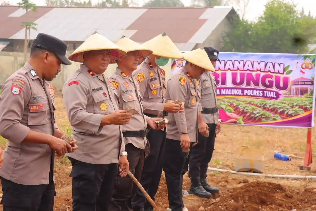 WAKAPOLRES TUAL PIMPIN PENANAMAN UWI UNGU, PERKUAT KETAHANAN PANGAN DAN DUKUNG SWASEMBADA PANGAN 2026