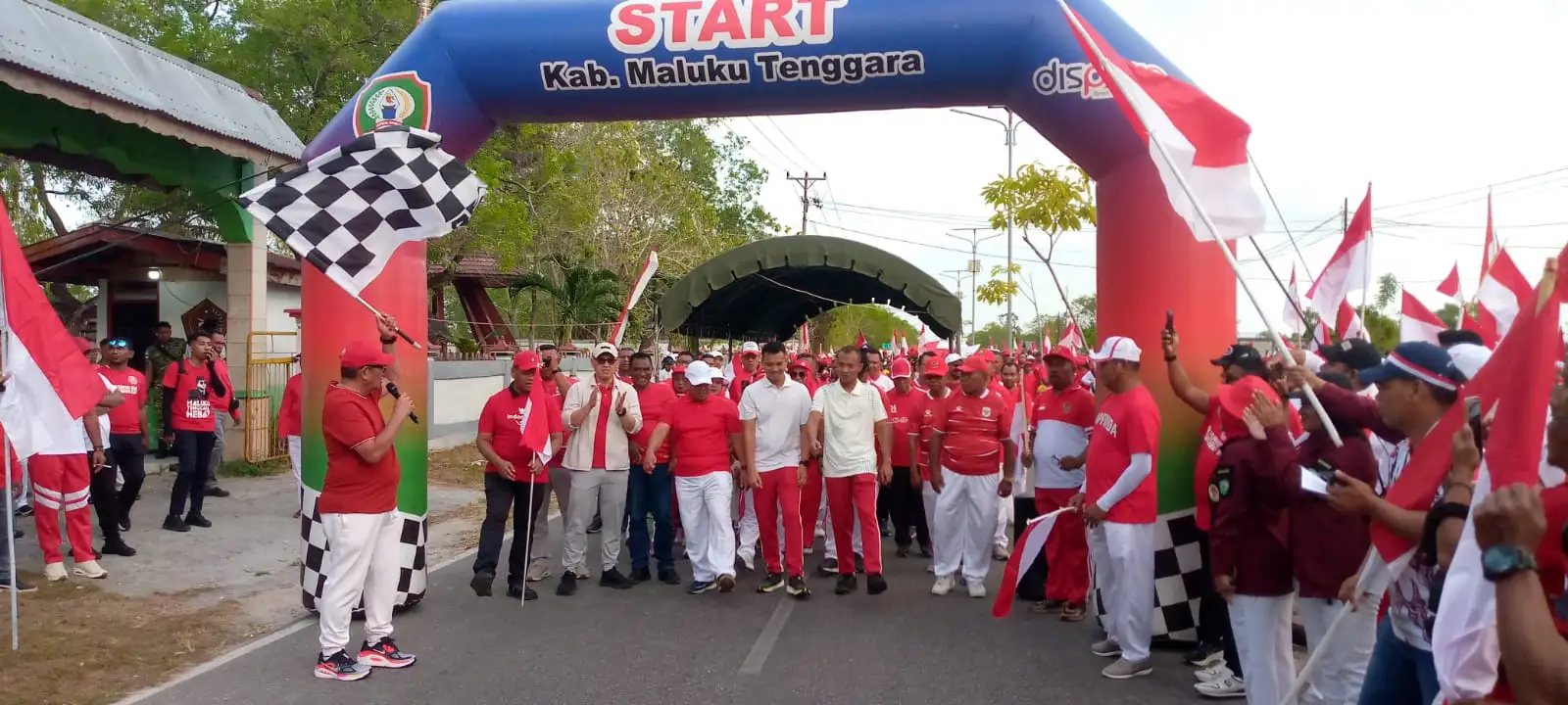 KIRAB MERAH PUTIH MALUKU TENGGARA: KEMERDEKAAN BUKAN SEREMONI, KERJA NYATA SETIAP HARI