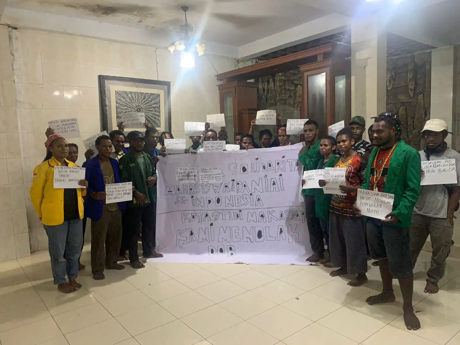 Solidaritas Mahasiswa Paniai Se-Indonesia Kota Studi Makassar Sampaikan Tuntutan Tolak DOB dan Aktivitas Tambang di Paniai