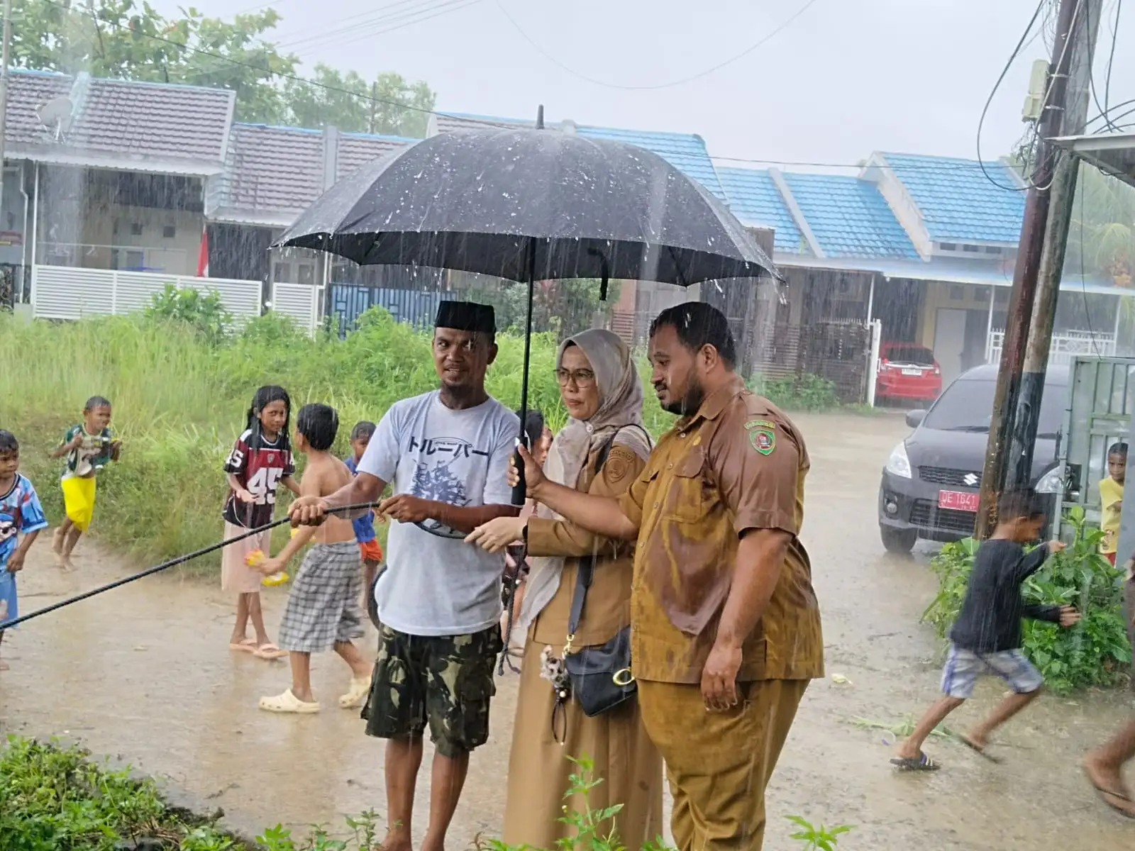 DPRD Maluku Tebar Keberkahan: Serahkan Bantuan Kurban Sapi  ke Masjid Jabal Nur Amantelu