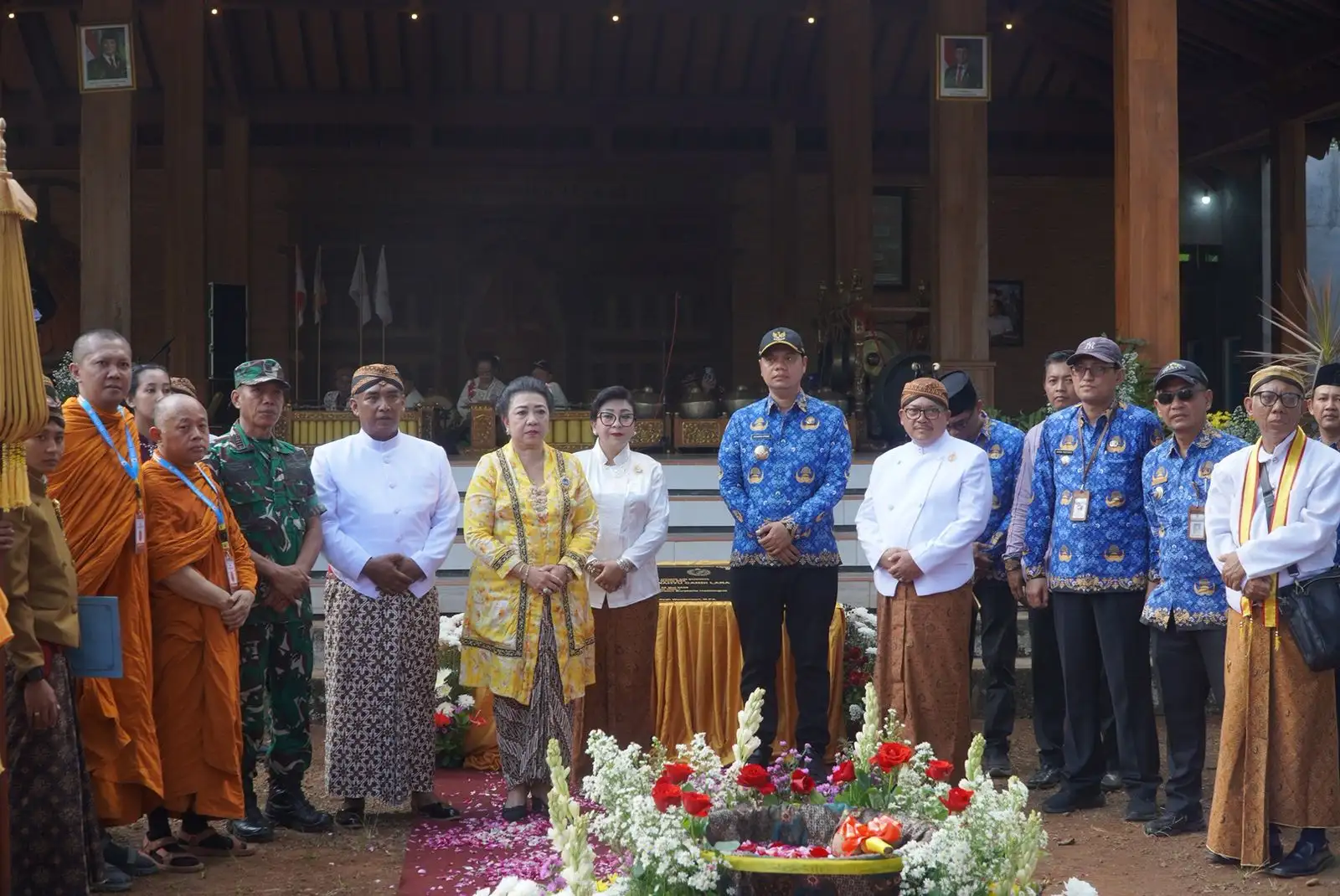 16 Bhikkhu Tempuh Perjalanan Thudong 11 Hari dari Jepara Menuju Candi Sewu