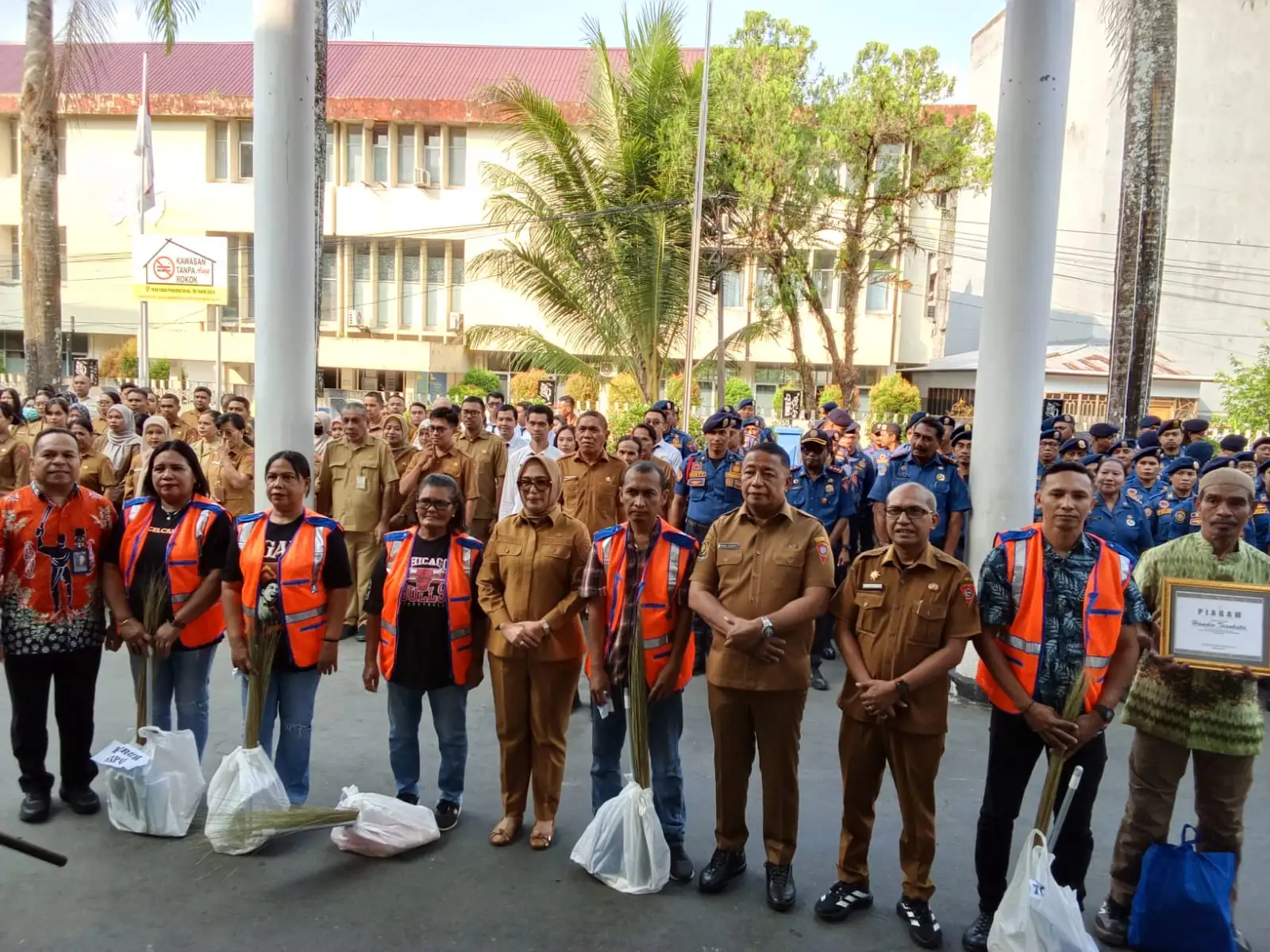 Modernisasi Pelayanan dan Amankan Aset, Pemkot Ambon Luncurkan Retribusi Digital QRIS hingga Sertifikasi Lahan Jalan