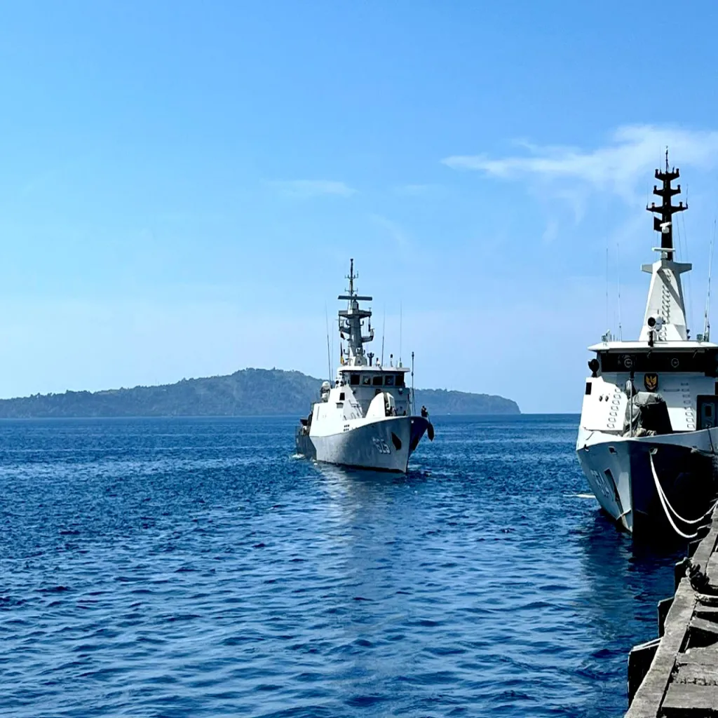 Jaga Kedaulatan Timur Indonesia, KRI Kapak-625 Bertolak dari Dermaga Ksatriaan Tawiri Kodaeral IX
