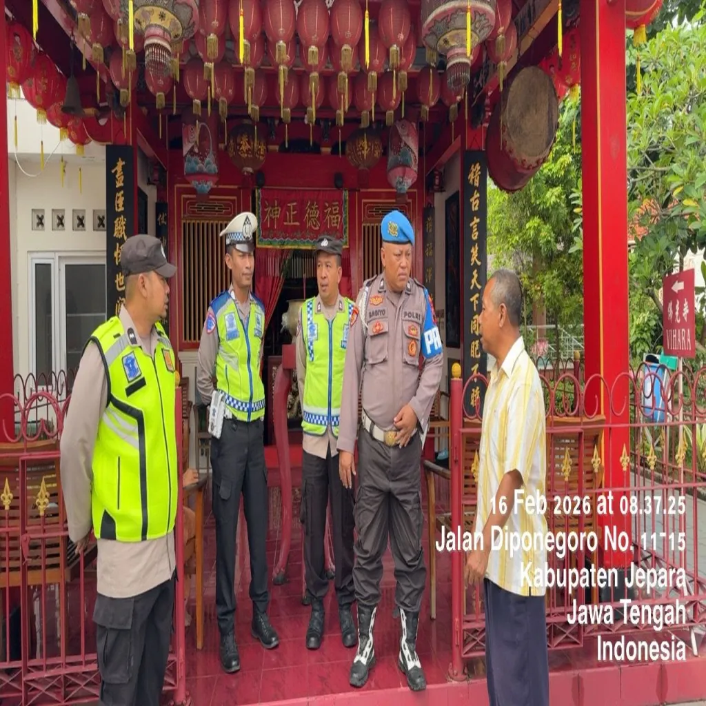 Polisi di Jepara Laksanakan Patroli Pengamanan Perayaan Imlek 2026