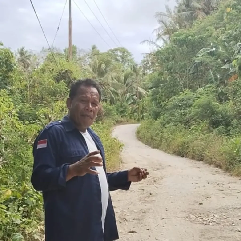 Jems Masela, Akses Jalan Masuk Desa Arma Terabaikan, Warga Merintih 