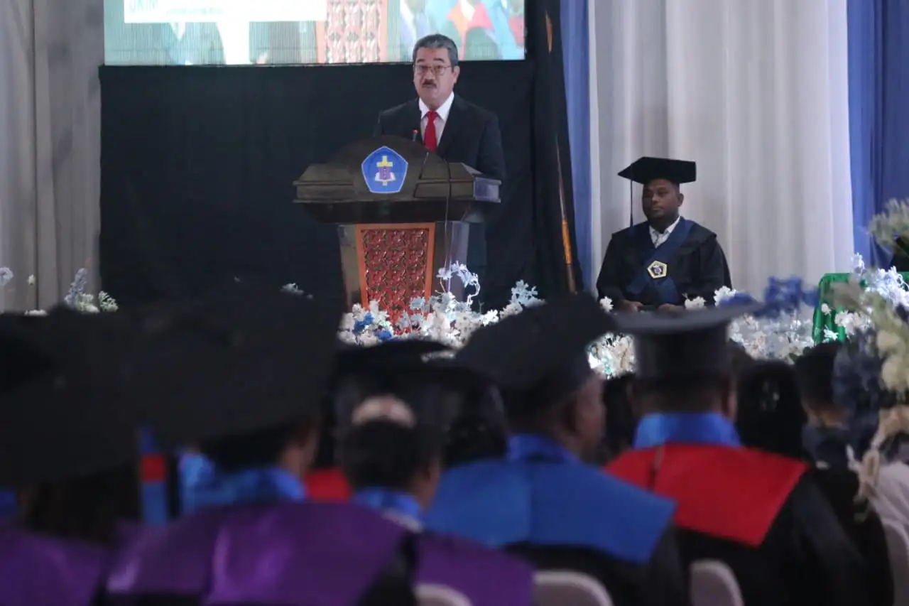 Hadiri Wisuda UKIM, Gubernur Maluku Ajak Lulusan Jadi Pribadi Inovatif dan Adaptif Hadapi Dinamika Global