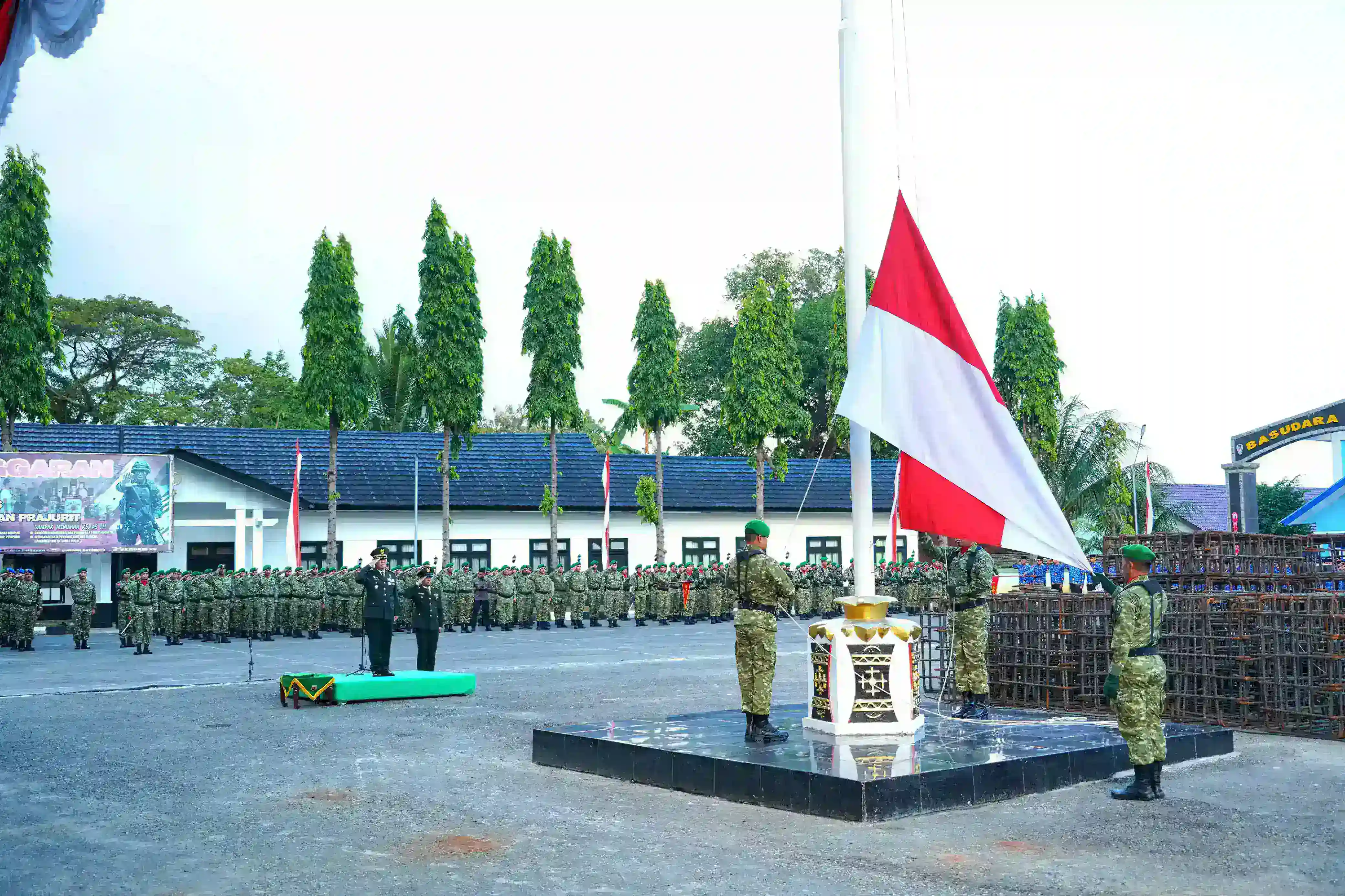 Kobarkan Semangat Kemerdekaan, Kodam XV/Pattimura Gelar Upacara Bendera HUT Ke-81 RI