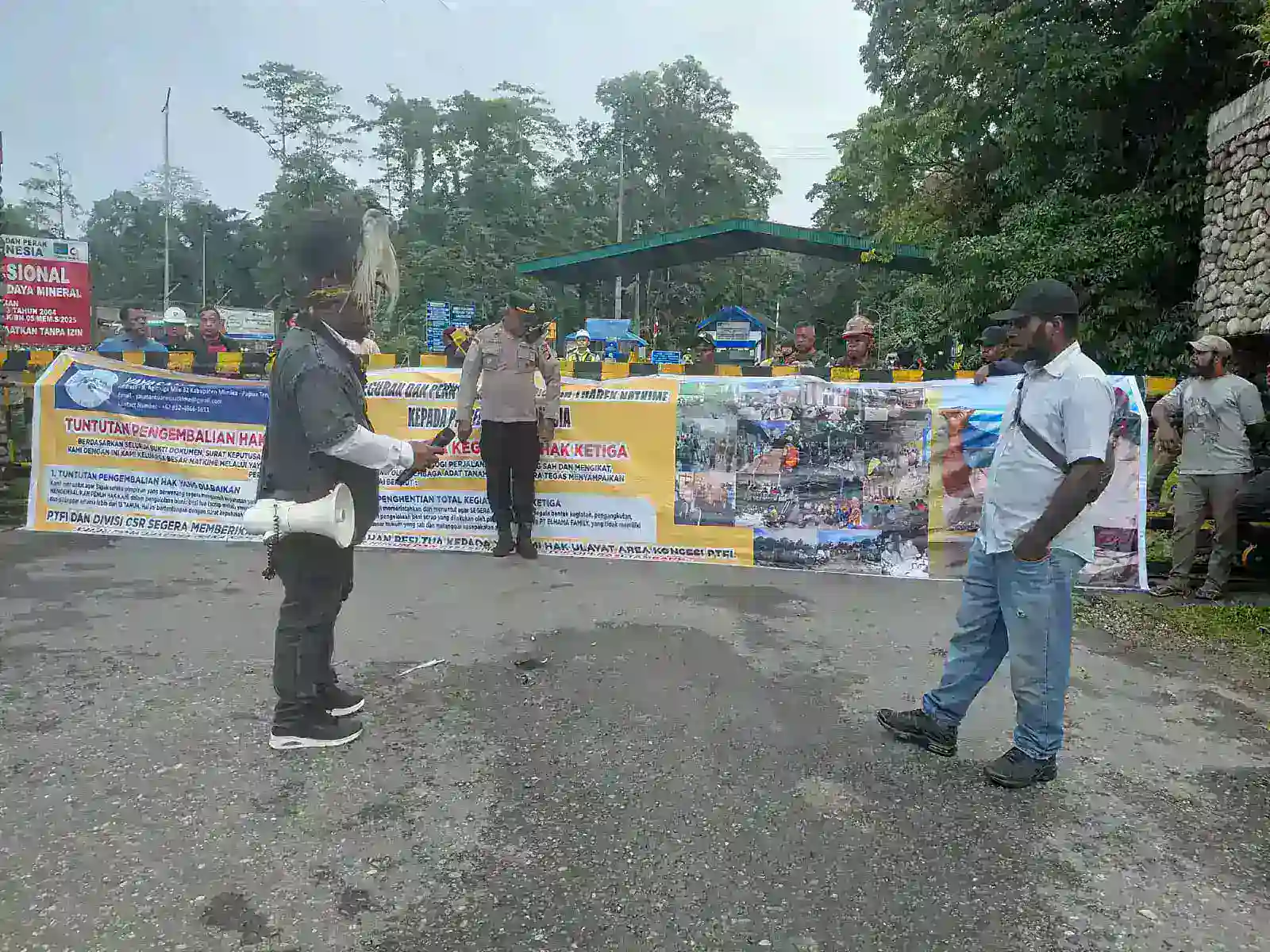 Yayasan Tuarek Natkime Gelar Aksi Damai, Tuntut Pemulihan Hak Pengelolaan Program dan Besi Scrap Freeport