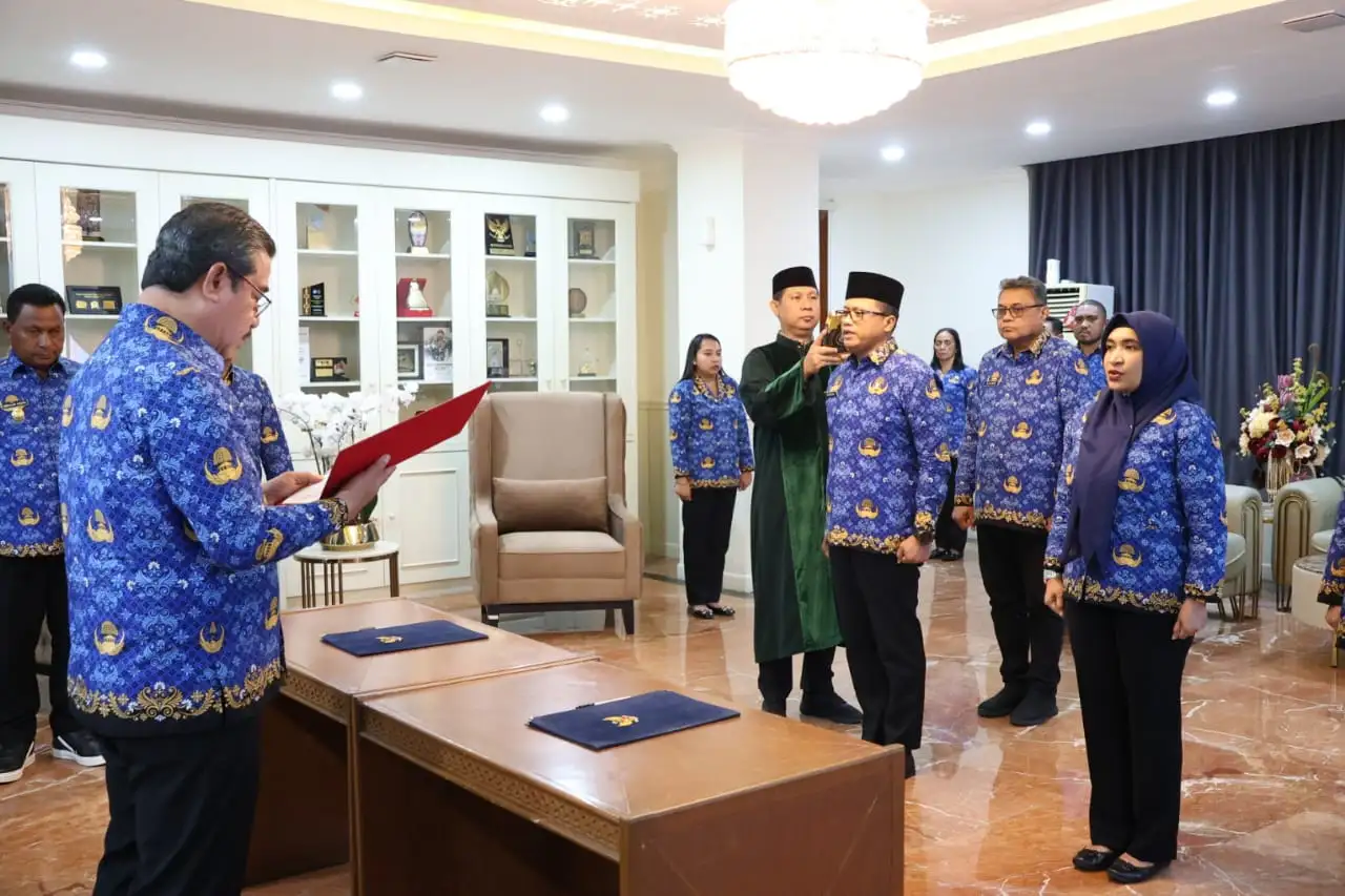 Gubernur Maluku Lantik Dua Pejabat Strategis, Perkuat Tata Kelola Keuangan dan Infrastruktur Daerah