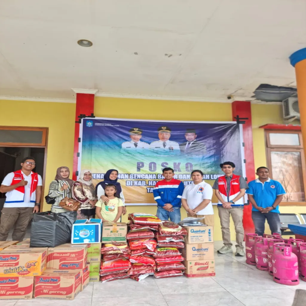 Pertamina Patra Niaga Regional Papua Maluku bersama Hiswana Migas Maluku Utara Salurkan Bantuan Logistik untuk Korban Banjir dan Tanah Longsor di Halmahera Utara