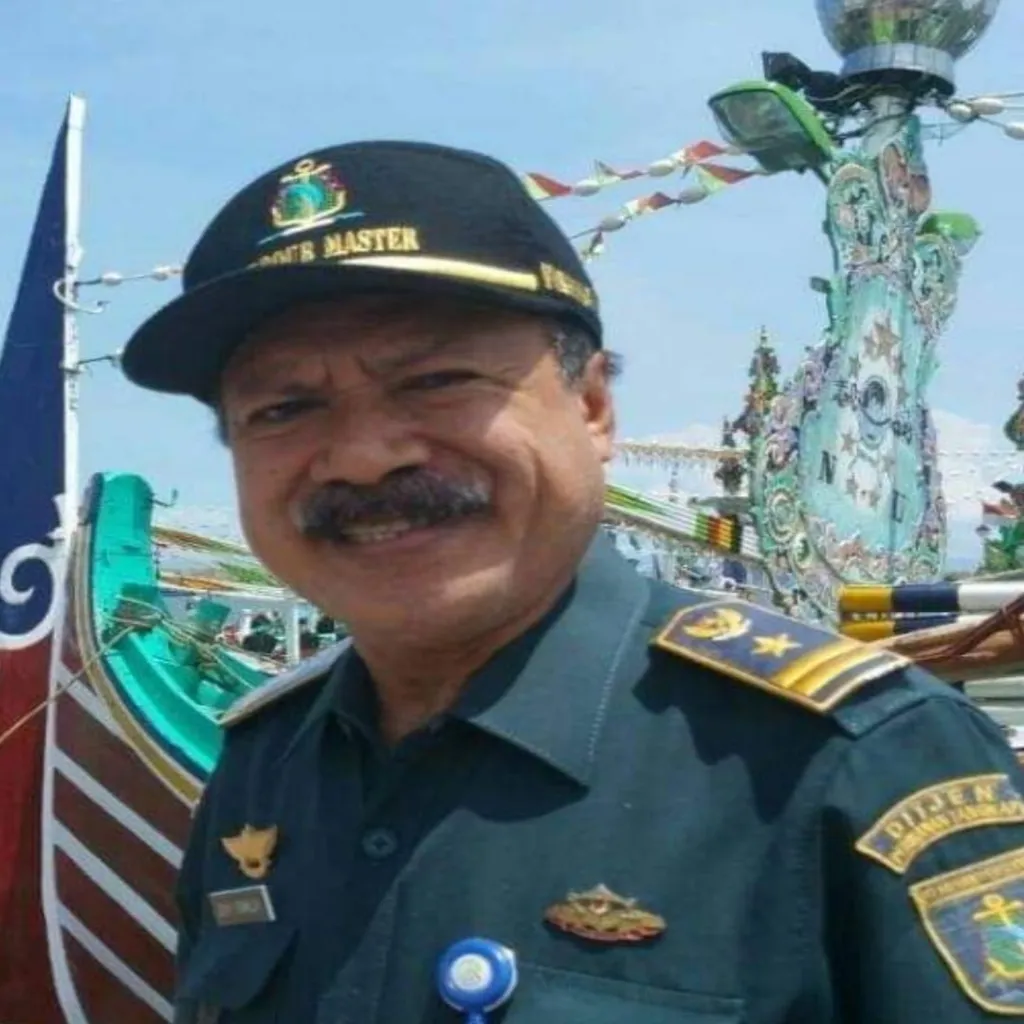 KETUA YAYASAN IRESA SUMBER KASIH, Dr. Ir. IZAK YEHOSUA SIAMILOY, M.Si, PUTRA ASLI MOA SIAP MENGABDI BANGUN SDM KESEHATAN MALUKU BARAT DAYA