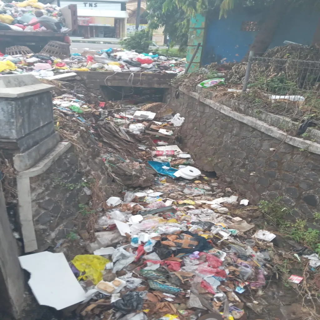 Pentingnya Kesadaran  Masyarakat dan Dinas terkait tentang Penanganan Sampah
