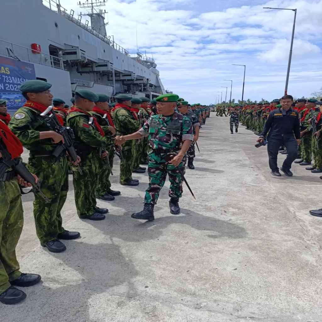UPACARA PURNA TUGAS SATGAS PAMTAS RI-PNG MOBILE YONIF 733/MASARIKU