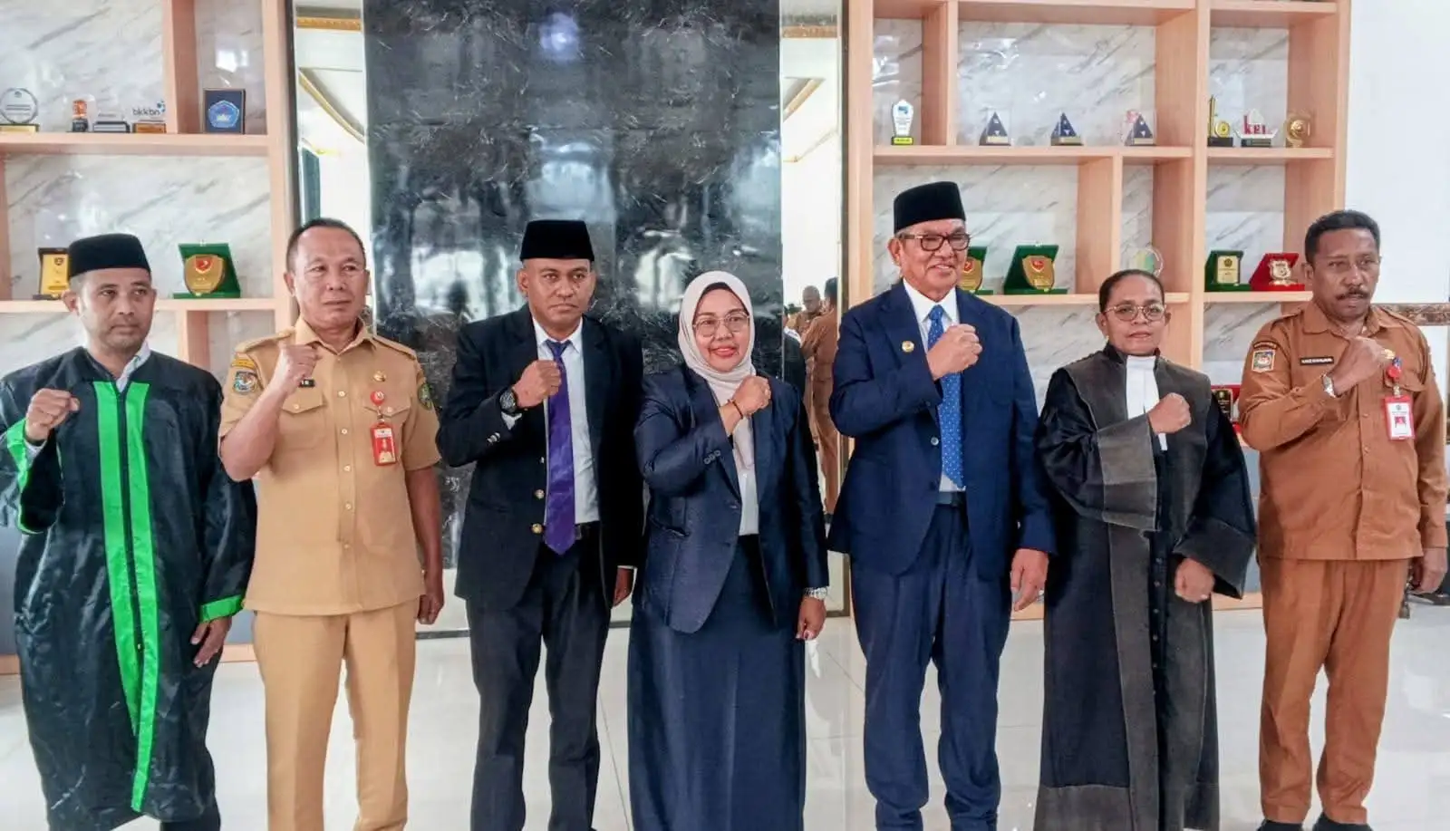 Bupati Maluku Tenggara Resmi Lantik Pejabat Administrator di Lingkup Pemkab Malra  Langgur, Tribunnusantara-web.id — Bertempat di Ruang Kerja Bupati Maluku Tenggara, telah dilaksanakan pelantikan dan 