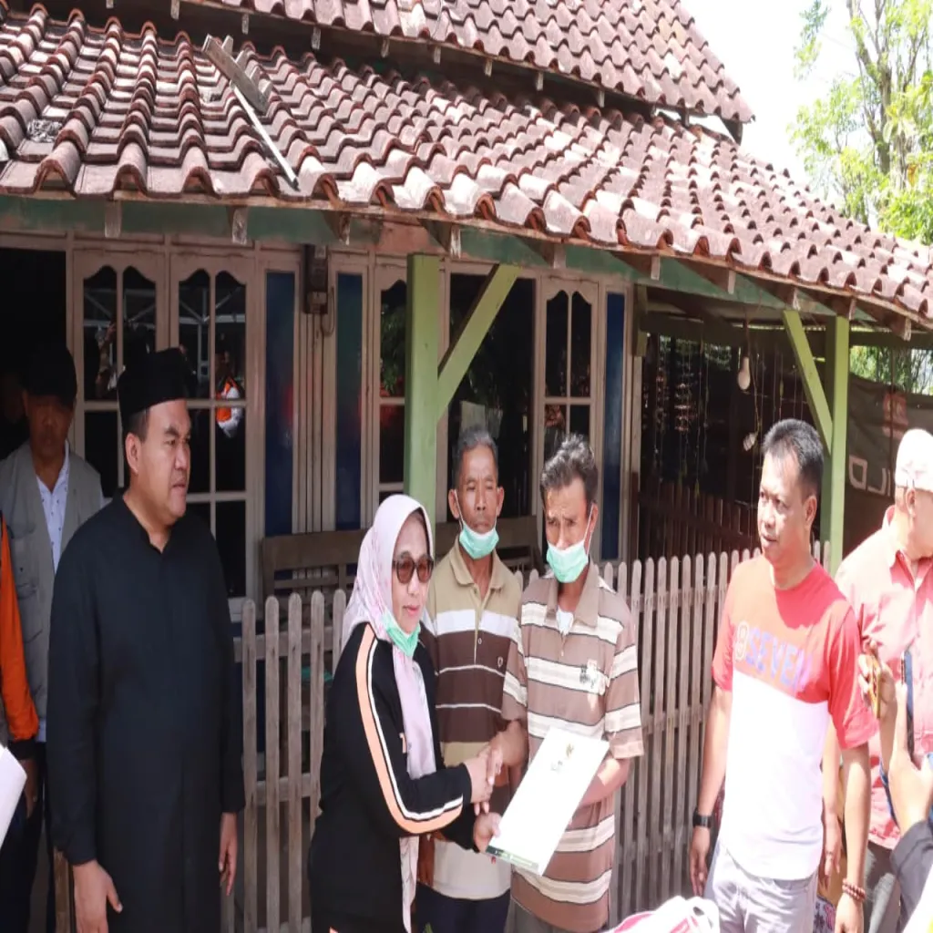 Bupati dan Forkopimda Blora Berikan Tali Asih untuk Korban Kebakaran Sumur Minyak
