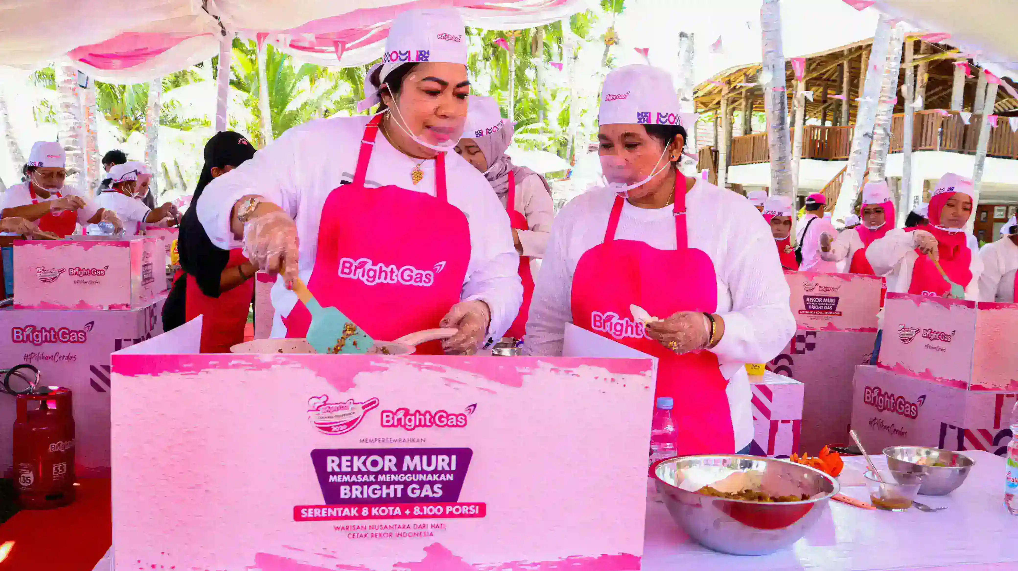 Masak Serentak di Delapan Kota, Pertamina Patra Niaga Bagikan 8.100 Porsi Makanan, 750 Porsi di Kota Jayapura