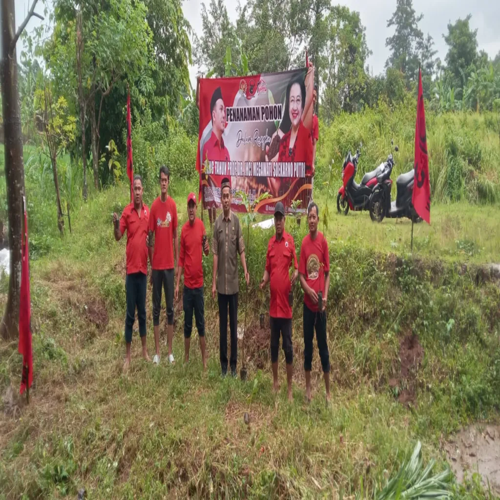 Penanaman Pohon Dalam Rangka Memperingati HUT    Prof DR Megawati Soekarno Putri Di Wahana Wisata Belik Godrak