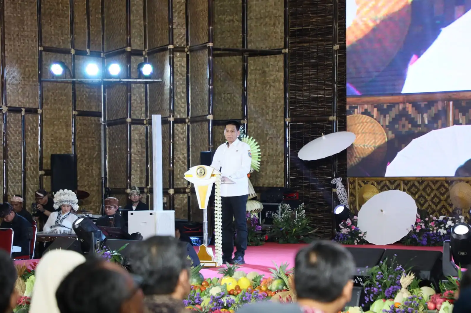 Anggaran Tak Boleh Muncul Tiba-Tiba, Wamendagri Ingatkan Pemda Jabar Sinkron dengan RKPD